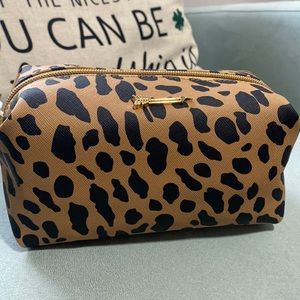 New in Packaging - Stella & Dot Pouf